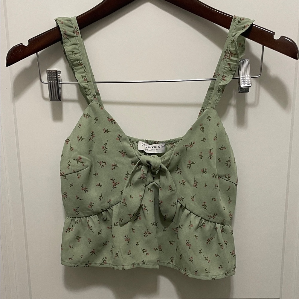 Paper Crane Sage Green Floral Tie-Front Tank Top size small